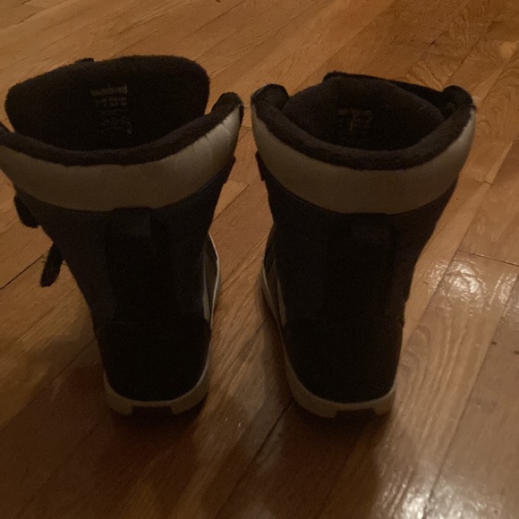 Vans winter boots size 5 - Picture 4 of 4